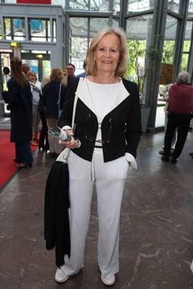 Schauspielerin Claudia Rieschel, Premierenfeier der Komödie 53 Sonntage mit prominenten Gästen in der Komödie Winterhuder Fährhaus, Hamburg 8.5.2026