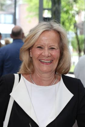 Schauspielerin Claudia Rieschel, Premierenfeier der Komödie 53 Sonntage mit prominenten Gästen in der Komödie Winterhuder Fährhaus, Hamburg 8.5.2026