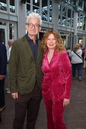 Schauspieler Dominic Raake mit Kollegin Marion Kracht, die bei diesem Theaterstück Regie führt, Premierenfeier der Komödie 53 Sonntage mit prominenten Gästen in der Komödie Winterhuder Fährhaus, Hamburg 8.5.2026