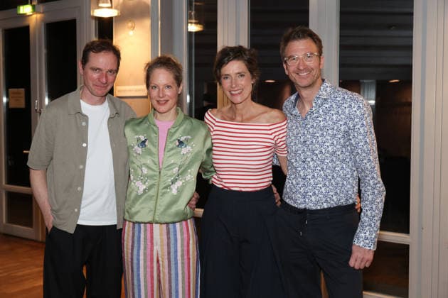 Das Ensemble bei der Premierenfeier: Maik Solbach, Tessa Mittelstaedt, Julia Bremermann und Heiko Ruprecht, Premierenfeier der Komödie 53 Sonntage mit prominenten Gästen in der Komödie Winterhuder Fährhaus, Hamburg 8.5.2026