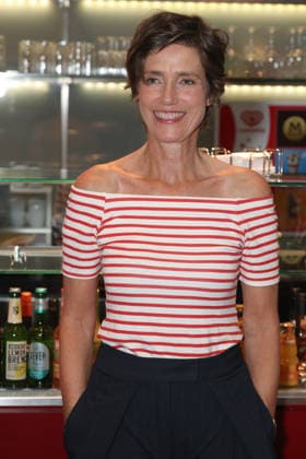 Schauspielerin Julia Bremermann bei der Premierenfeier der Komödie 53 Sonntage mit prominenten Gästen in der Komödie Winterhuder Fährhaus, Hamburg 8.5.2026