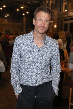 Bergdoktor-Star Heiko Ruprecht bei der Premierenfeier der Komödie 53 Sonntage mit prominenten Gästen in der Komödie Winterhuder Fährhaus, Hamburg 8.5.2026