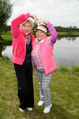 ABB PROMIGOLF - Nana Kuckuck und Prof.Yu Zhang Gastgeberin auf dem gruen beim ersten Charity Promi-AM Golfrunier zu gunstemn von Kinderwohl Berlin und Geka e.V. auf dem Golf und Country Club am Motzener See in Mittenwalde Brandenburg am 09.05.2026 Brandenburg Deutschland