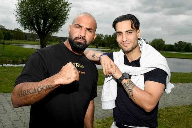 ABB PROMIGOLF - Cyeus und Timur Uelker zu Gast beim ersten Charity Promi-AM Golfrunier zu gunstemn von Kinderwohl Berlin und Geka e.V. auf dem Golf und Country Club am Motzener See in Mittenwalde Brandenburg am 09.05.2026 Brandenburg Deutschland