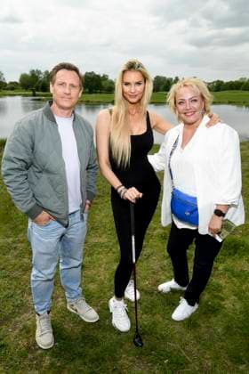 ABB PROMIGOLF - Patrick Kalupa Schauspieler Janice Saengerin Gast beim ersten Charity Promi-AM Golfrunier zu gunstemn von Kinderwohl Berlin und Geka e.V. auf dem Golf und Country Club am Motzener See in Mittenwalde Brandenburg am 09.05.2026 Brandenburg Deutschland
