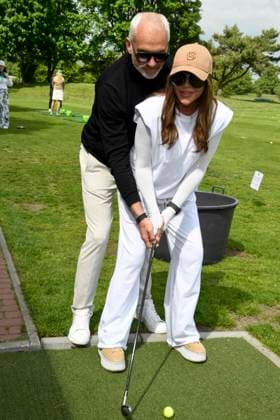 ABB PROMIGOLF -Simone Thomalla Freund Rene Merten beim Abschlag , zu Gast beim ersten Charity Promi-AM Golfturnier zu gunstemn von Kinderwohl Berlin und Geka e.V. auf dem Golf und Country Club am Motzener See in Mittenwalde Brandenburg am 09.05.2026 Brandenburg Deutschland