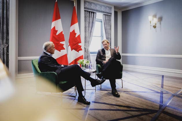 (R-L) Lars Klingbeil, Bundesminister der Finanzen, trifft Mark Carney, Ministerpraesident von Kanada, zu einem Gespraech in Toronto, 09.05.2026. Fotografiert im Auftrag des Bundesministeriums der Finanzen. Toronto Kanada Copyright: xFlorianxGaertner BMFx