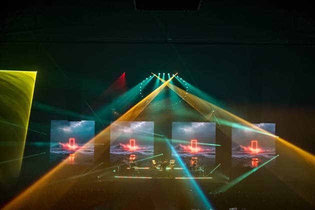 Christopher von Deylen alias Schiller während des Auftaktkonzerts der EUPHORIA In Surround Sound Die Arena Tour 2026 am 9. Mai 2026 in der QUARTERBACK Immobilien ARENA in Leipzig. Die aktuelle Tournee präsentiert das neue Album Euphoria mit immersiver Licht- und Surround-Show. Schiller 2026