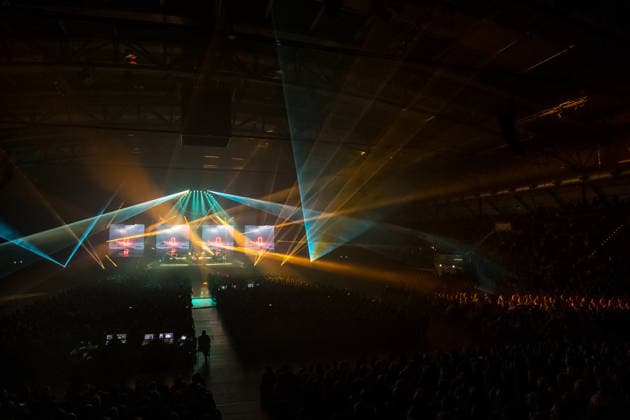 Christopher von Deylen alias Schiller während des Auftaktkonzerts der EUPHORIA In Surround Sound Die Arena Tour 2026 am 9. Mai 2026 in der QUARTERBACK Immobilien ARENA in Leipzig. Die aktuelle Tournee präsentiert das neue Album Euphoria mit immersiver Licht- und Surround-Show. Schiller 2026