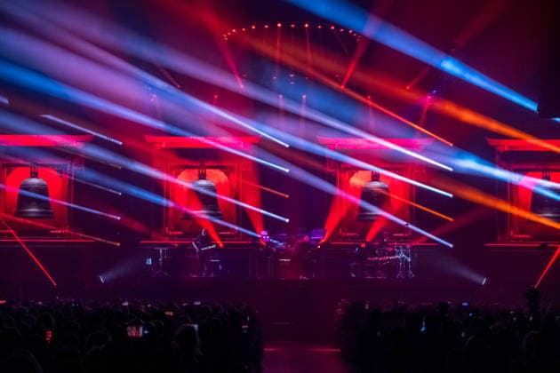 Christopher von Deylen alias Schiller während des Auftaktkonzerts der EUPHORIA In Surround Sound Die Arena Tour 2026 am 9. Mai 2026 in der QUARTERBACK Immobilien ARENA in Leipzig. Die aktuelle Tournee präsentiert das neue Album Euphoria mit immersiver Licht- und Surround-Show. Schiller 2026