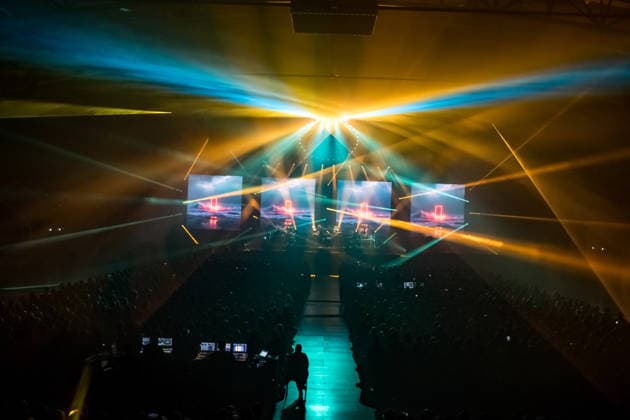 Christopher von Deylen alias Schiller während des Auftaktkonzerts der EUPHORIA In Surround Sound Die Arena Tour 2026 am 9. Mai 2026 in der QUARTERBACK Immobilien ARENA in Leipzig. Die aktuelle Tournee präsentiert das neue Album Euphoria mit immersiver Licht- und Surround-Show. Schiller 2026