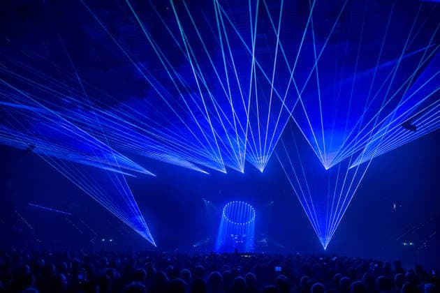 Christopher von Deylen alias Schiller während des Auftaktkonzerts der EUPHORIA In Surround Sound Die Arena Tour 2026 am 9. Mai 2026 in der QUARTERBACK Immobilien ARENA in Leipzig. Die aktuelle Tournee präsentiert das neue Album Euphoria mit immersiver Licht- und Surround-Show. Schiller 2026