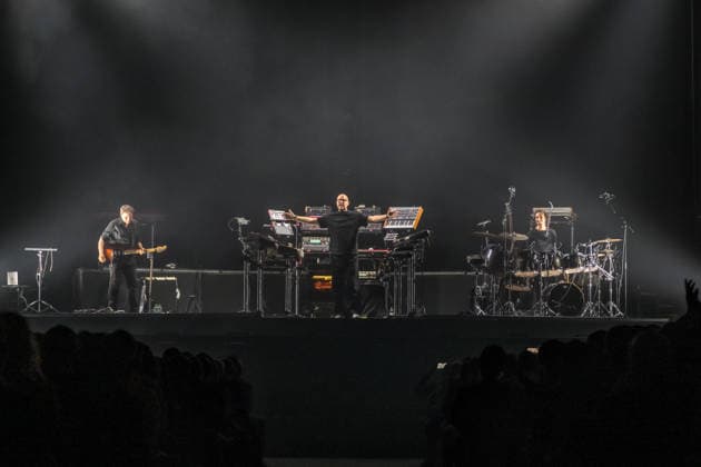 Christopher von Deylen alias Schiller während des Auftaktkonzerts der EUPHORIA In Surround Sound Die Arena Tour 2026 am 9. Mai 2026 in der QUARTERBACK Immobilien ARENA in Leipzig. Die aktuelle Tournee präsentiert das neue Album Euphoria mit immersiver Licht- und Surround-Show. Schiller 2026
