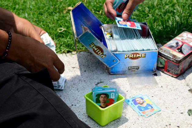 FIFA World Cup Panini Collectible Album Exhibition Fans exchange Panini World Cup collectible cards as part of the FIFA World Cup Panini Collectible Album Exhibition at Palacio de Bellas Artes. on May 9, 2026 in Mexico City, Mexico. (Photo by Luis Barron Eyepix Group) Copyright: xLuisxBarronx xEyepixxGroupx LB_09052026_183545