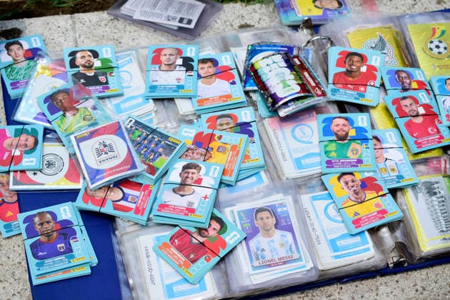 FIFA World Cup Panini Collectible Album Exhibition Fans exchange Panini World Cup collectible cards as part of the FIFA World Cup Panini Collectible Album Exhibition at Palacio de Bellas Artes. on May 9, 2026 in Mexico City, Mexico. (Photo by Luis Barron Eyepix Group) Copyright: xLuisxBarronx xEyepixxGroupx LB_09052026_183546