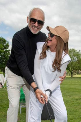 ABB PROMIGOLF- Simone Thomalla Freund Rene Merten beim Abschlag , zu Gast beim ersten Charity Promi-AM Golfturnier zu gunstemn von Kinderwohl Berlin und Geka e.V. auf dem Golf und Country Club am Motzener See in Mittenwalde Brandenburg am 09.05.2026 Brandenburg Deutschland