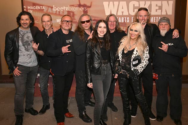 Jennifer Haben und Doro Pesch mit der Band Skyline bei der Premiere des Magenta TV-Dokumentarfilms Wacken - Hearts Full of Metal auf dem DOK.fest München 2026 im Deutschen Theater. München, 09.05.2026