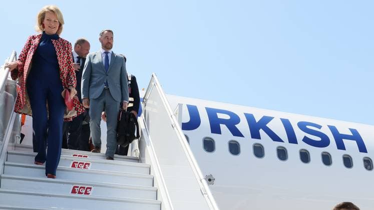 Queen Mathilde of Belgium descends the stairs of the airplane, as she arrives for a Belgian economic mission to Turkey, in Istanbul on Sunday 10 May 2026. The Queen of the Belgians is visiting Turkey from 10 to 14 May.  BENOITxDOPPAGNE 173386420