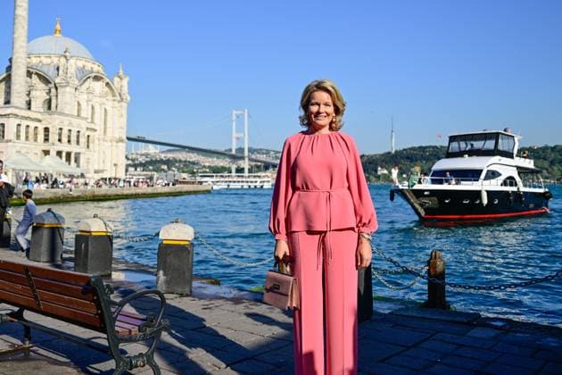 Belgian Queen Mathilde in Istanbul ISTANBUL, TURKIYE - MAY 10: Belgian Queen Mathilde poses for photos at the Ortakoy Square as she visits the city as part of an Economic Mission in Istanbul, Turkiye, on May 10, 2026. Cem Tekkesinoglu Anadolu Istanbul Turkey. Editorial use only. Please get in touch for any other usage.  Copyright: x2026xAnadoluxCemxTekkesinoglux
