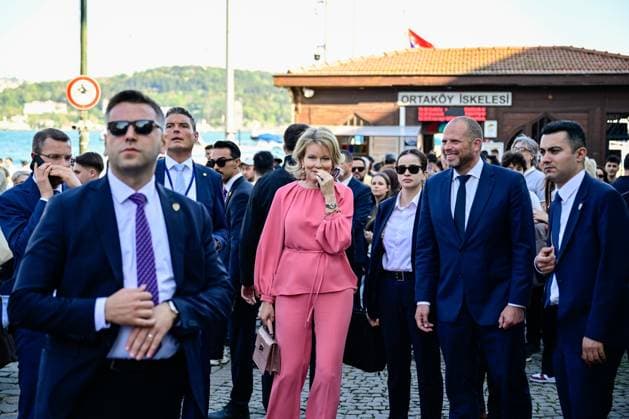 Belgian Queen Mathilde in Istanbul ISTANBUL, TURKIYE - MAY 10: Belgian Queen Mathilde (C) visits the Ortakoy Square as part of an Economic Mission visit in Istanbul, Turkiye, on May 10, 2026. Cem Tekkesinoglu Anadolu Istanbul Turkey. Editorial use only. Please get in touch for any other usage.  Copyright: x2026xAnadoluxCemxTekkesinoglux