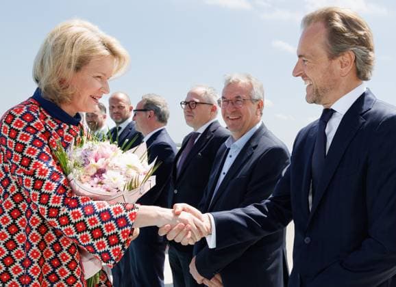 Queen Mathilde of Belgium, Vice-prime minister and Minister of Foreign Affairs Maxime Prevot, Minister of Defence and Foreign Trade Theo Francken, Brussels region Minister-President Boris Dillies, Flemish Minister-President Matthias Diependaele, Walloon vice-minister president Pierre-Yves Jeholet and Belgian Ambassador to Turkey Hendrik Van De Velde pictured after the landing in front of the State Guest House in Istanbul, on the first day of a Belgian economic mission to Turkey, on Sunday 10 May 2026. The Queen of the Belgians is visiting Turkey from 10 to 14 May.  BENOITxDOPPAGNE 173432056