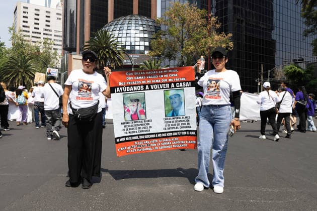 May 10, 2026, Mexico City, Mexico: On Mothers Day, collectives of searching mothers and relatives of missing persons took part in the XIV National Dignity March: Mothers Searching for their Sons, Daughters, Truth and Justice, in Mexico City. The march moved from the Monument to the Mother to the Angel of Independence, where participants demanded answers for missing persons while also protesting against the staging of the 2026 FIFA World Cup amid the countrys disappearance crisis. Mexico City Mexico - ZUMAl178 20260510_znp_l178_027 Copyright: xCristianxLeyvax