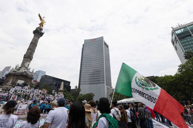 May 10, 2026, Mexico City, Mexico: On Mothers Day, collectives of searching mothers and relatives of missing persons took part in the XIV National Dignity March: Mothers Searching for their Sons, Daughters, Truth and Justice, in Mexico City. The march moved from the Monument to the Mother to the Angel of Independence, where participants demanded answers for missing persons while also protesting against the staging of the 2026 FIFA World Cup amid the countrys disappearance crisis. Mexico City Mexico - ZUMAl178 20260510_znp_l178_038 Copyright: xCristianxLeyvax