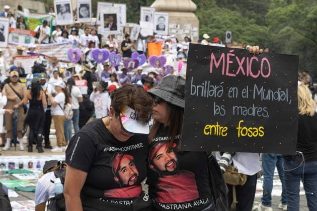 May 10, 2026, Mexico City, Mexico: On Mothers Day, collectives of searching mothers and relatives of missing persons took part in the XIV National Dignity March: Mothers Searching for their Sons, Daughters, Truth and Justice, in Mexico City. The march moved from the Monument to the Mother to the Angel of Independence, where participants demanded answers for missing persons while also protesting against the staging of the 2026 FIFA World Cup amid the countrys disappearance crisis. Mexico City Mexico - ZUMAl178 20260510_znp_l178_060 Copyright: xCristianxLeyvax