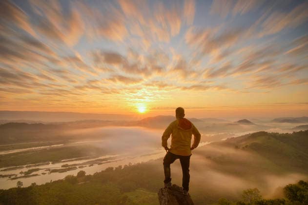Adventure hiking, mountian landscape with tourist. Climbing Bangkok, Bangkok, Thailand CR_SSBW26051029-2017195-01 ,model released, Symbolfoto