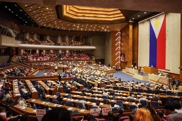 (260511) -- QUEZON CITY, May 11, 2026 -- Lawmakers vote on the impeachment of Philippine Vice President Sara Duterte at the House of Representatives in Quezon City, the Philippines, May 11, 2026. The House of Representatives of the Philippines on Monday secured the required number of votes to impeach Philippine Vice President Sara Duterte. Articles of impeachment will be transmitted to the Senate for the trial. ) THE PHILIPPINES-QUEZON CITY-HOUSE OF REPRESENTATIVES-VP-IMPEACHMENT-APPROVAL RouellexUmali 