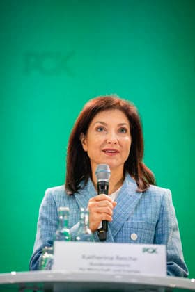 Katherina Reiche (CDU), Bundesministerin fuer Wirtschaft und Energie, aufgenommen im Rahmen eines Besuchs bei PCK in Schwedt, 11.05.2026. Fotografiert im Auftrag des BMWE Schwedt Deutschland *** Katherina Reiche CDU , Federal Minister for Economic Affairs and Energy, photographed during a visit to PCK in Schwedt, 11 05 2026 Photographed on behalf of the BMWE Schwedt Germany Copyright: xJulianexSonntag BMWEx