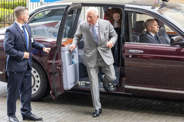 May 11, 2026, London, England, United Kingdom: King CHARLES III arrives at GuyÃ¢â‚¬â ¢s NHS Cancer Centre ahead of a visit. London United Kingdom - ZUMAs262 20260511_zip_s262_003 Copyright: xTayfunxSalcix