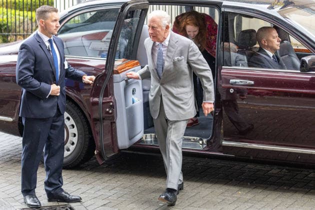 May 11, 2026, London, England, United Kingdom: King CHARLES III arrives at GuyÃ¢â‚¬â ¢s NHS Cancer Centre ahead of a visit. London United Kingdom - ZUMAs262 20260511_zip_s262_004 Copyright: xTayfunxSalcix