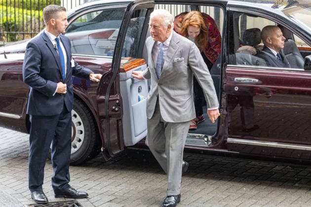 May 11, 2026, London, England, United Kingdom: King CHARLES III arrives at GuyÃ¢â‚¬â ¢s NHS Cancer Centre ahead of a visit. London United Kingdom  - ZUMAs262 20260511_zip_s262_015 Copyright: xTayfunxSalcix