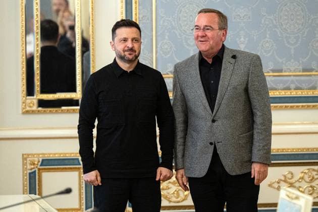 President of Ukraine Volodymyr Zelenskyy (L) and Germany’s Federal Minister of Defence Boris Pistorius pose during their meeting in Kyiv, Ukraine, on 11 May 2026. Key topics included the development of joint weapons production projects, the signing of the Drone Deal, and support for air defence and energy. (Photo by Danylo Antoniuk Ukrinform) Meeting of Ukrainian President and German Defence Minister in Kyiv  Copyright: xDanyloxAntoniukx