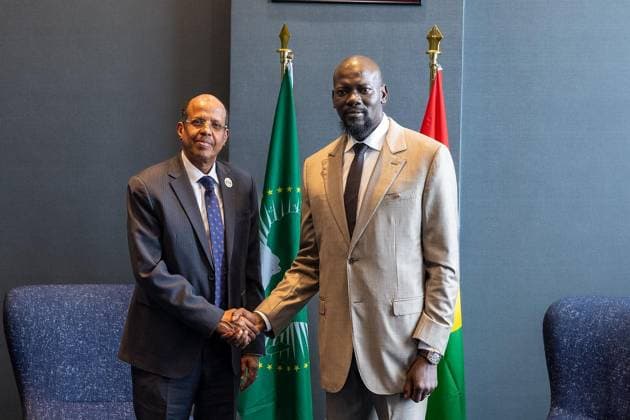 African leaders meet during Africa Forward Summit in Nairobi NAIROBI, KENYA - MAY 11: (----EDITORIAL USE ONLY - MANDATORY CREDIT - ’AFRICAN UNION HANDOUT - NO MARKETING NO ADVERTISING CAMPAIGNS - DISTRIBUTED AS A SERVICE TO CLIENTS-—) African Union Commission Chairperson Mahmoud Ali Youssouf (L) meets Guinean President Mamady Doumbouya (R) during the Africa Forward Summit in Nairobi, Kenya, on May 11, 2026. African Union Handout Anadolu Nairobi Kenya. Editorial use only. Please get in touch for any other usage.  Copyright: x2026xAnadoluxAfricanxUnionx xHandoutx
