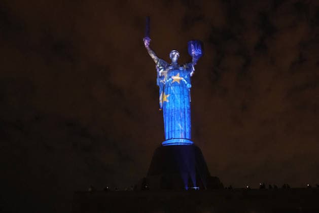 RECORD DATE NOT STATED The Motherland Monument lit up in the colors of the European Union flag during Europe Day celebrations, Kyiv, Ukraine, on May 9, 2026 (Photo by Pavlo Bahmut Ukrinform) Motherland Monument illuminated in EU colors on Europe Day  Copyright: xPavloxBahmutx