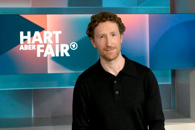 Louis Klamroth in der ARD-Talkshow hart aber fair im Studio Adlershof. Berlin, 11.05.2026