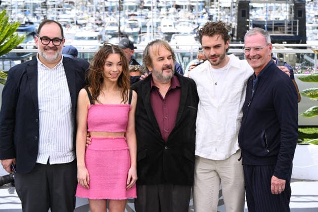 IPA84595781 - Cannes, 79th Cannes Film Festival 2026, Photocall Palma d™oro d™onore a Peter Jackson Nella foto: Carlos Ramirez Laloli, Katie Jackson, Peter Jackson, Billy Jackson and Ken Kamis  Copyright: xAlbertoxTerenghix xPoolxPhotoxEventsx07x 84595781