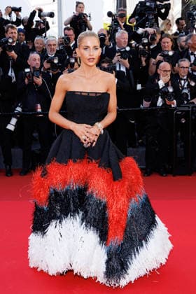 Caroline Daur Montée des marches du film La vénus électrique pour la cérémonie douverture du 79ème Festival International du Film de Cannes, le 12 mai 2026 Jacovides Moreau Bestimage Red carpet for The electric kiss during the 79th Cannes International Film Festival Opening ceremony on May 12, 2026 Cannes France  Copyright: xJACOVIDES-MOREAUx xBESTIMAGExJACOVIDES-MOREAUx xBESTIMAGEx