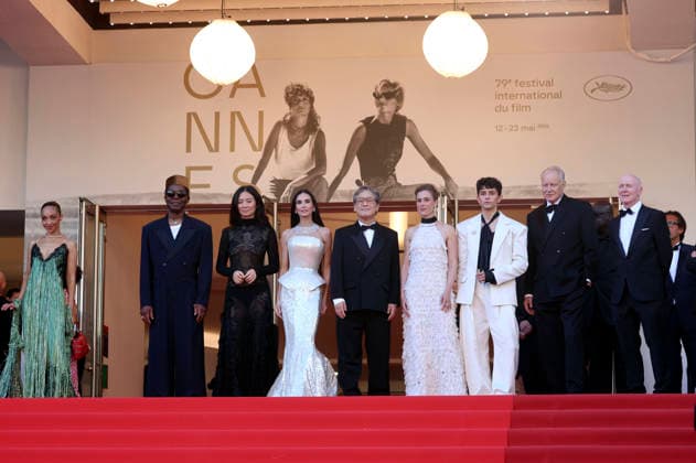 Ruth Negga, Isaach De Bankole, Chloe Zhao, Demi Moore, Park Chan-wook, Laura Wandel, Diego Cespedes, Stellan Skarsgard und Paul Laverty bei der Opening Ceremony mit der Premiere des Kinofilms La VÃ nus Electrique The Electric Kiss auf dem Festival de Cannes 2026 79. Internationale Filmfestspiele von Cannes im Palais des Festivals. Cannes, 12.05.2026