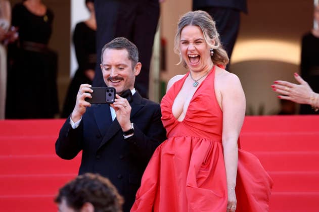 Elijah Wood mit Ehefrau Mette-Marie Kongsved bei der Opening Ceremony mit der Premiere des Kinofilms La VÃ nus Electrique The Electric Kiss auf dem Festival de Cannes 2026 79. Internationale Filmfestspiele von Cannes im Palais des Festivals. Cannes, 12.05.2026 *** Elijah Wood with wife Mette Marie Kongsved at the Opening Ceremony with the premiere of the feature film La VÃ nus Electrique The Electric Kiss at the Festival de Cannes 2026 79 Cannes International Film Festival at the Palais des Festivals Cannes, 12 05 2026 Foto:xD.xBedrosianx xFuturexImagex opening_6533