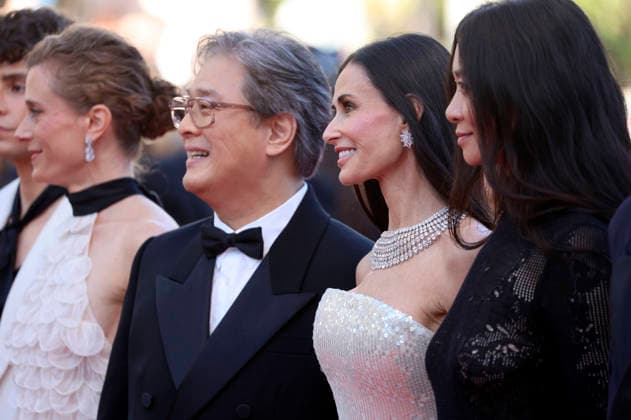 Laura Wandel, Park Chan-wook, Demi Moore und Chloe Zhao bei der Opening Ceremony mit der Premiere des Kinofilms La VÃ nus Electrique The Electric Kiss auf dem Festival de Cannes 2026 79. Internationale Filmfestspiele von Cannes im Palais des Festivals. Cannes, 12.05.2026