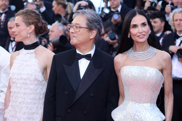 Park Chan-wook und Demi Moore bei der Opening Ceremony mit der Premiere des Kinofilms La VÃ nus Electrique The Electric Kiss auf dem Festival de Cannes 2026 79. Internationale Filmfestspiele von Cannes im Palais des Festivals. Cannes, 12.05.2026