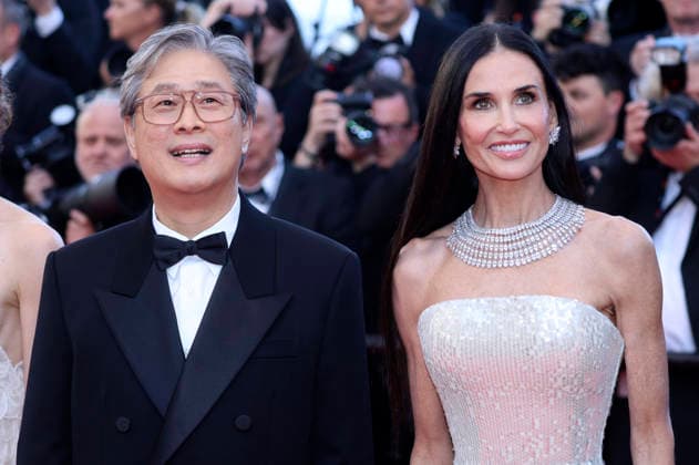 Park Chan-wook und Demi Moore bei der Opening Ceremony mit der Premiere des Kinofilms La VÃ nus Electrique The Electric Kiss auf dem Festival de Cannes 2026 79. Internationale Filmfestspiele von Cannes im Palais des Festivals. Cannes, 12.05.2026 *** Park Chan wook and Demi Moore at the Opening Ceremony with the premiere of the feature film La VÃ nus Electrique The Electric Kiss at the Festival de Cannes 2026 79 Cannes International Film Festival at the Palais des Festivals Cannes, 12 05 2026 Foto:xD.xBedrosianx xFuturexImagex opening_6547