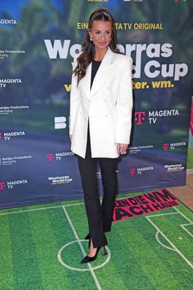 Laura Wontorra beim Wontorras World Cup - Vater. Tochter. WM Premieren-Screening im Telekom Flagship Store Hamburg-Altstadt in Hamburg am 12.05.2026