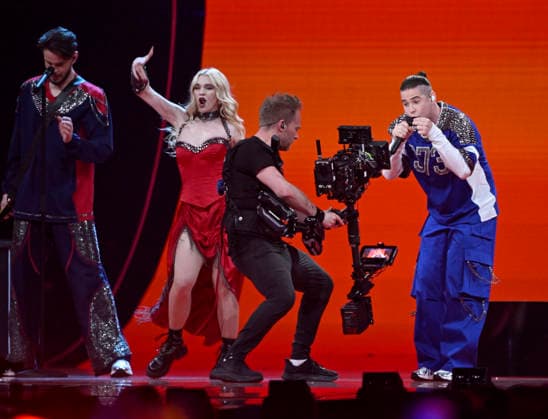WIEN, ÖSTERRIKE 20260512 Satoshi som representerar Moldavien med bidraget Viva, Moldova! under semifinal 1 i den 70:e upplagan av Eurovision Song Contest (ESC) i Wiener Stadthalle i Wien, Österrike, tisdag 12 maj 2026. WIEN ÖSTERRIKE x10070x *** VIENNA, AUSTRIA 20260512 Satoshi representing Moldova with the entry Viva, Moldova during the semi-final 1 of the 70th edition of the Eurovision Song Contest ESC in the Wiener Stadthalle in Vienna, Austria, Tuesday, May 12, 2026 VIENNA AUSTRIA x10070x  Copyright: xJessicaxGow TTx EUROVISION 2026 SEMIFINAL 1 MtvydHAJ_AQ