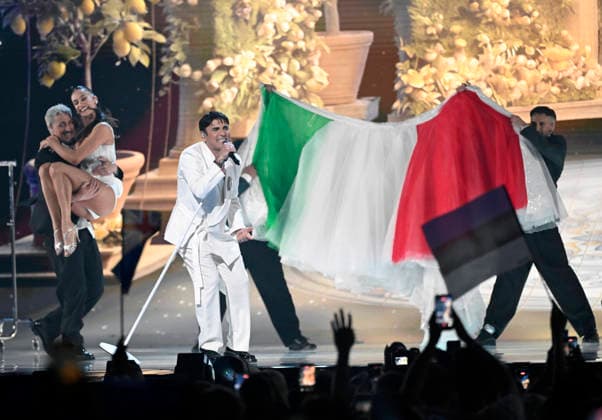 Sal Da Vinci representing Italy with the song Per sempre sÃ¬ during semi-final 1 of the 70th Eurovision Song Contest (ESC) at the Wiener Stadthalle in Vienna, Austria, Tuesday 12 May 2026. VIENNA AUSTRIA x10070x *** Sal Da Vinci representing Italy with the song Per sempre sÃ¬ during semi final 1 of the 70th Eurovision Song Contest ESC at the Wiener Stadthalle in Vienna, Austria, Tuesday 12 May 2026 VIENNA AUSTRIA x10070x  Copyright: xJessicaxGow TTx EUROVISION SONG CONTEST 2026 SEMI-FINAL 1 Y8xO4JqVmBk