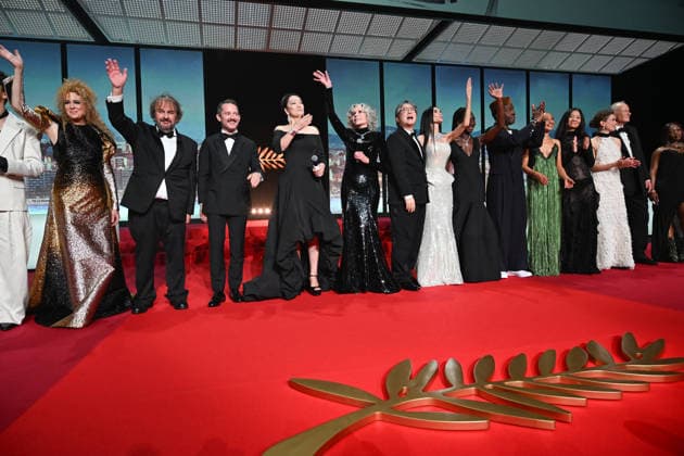 79ème Festival International du Film de Cannes Cérémonie douverture 79th International Cannes Film Festival Opening ceremony 455847 2026 05 12 Cannes France Moore, Demi Fonda, Jane Park, Chan Wook Haidara, Eye Ben Ari, Miri Jackson, Peter Wood, Elijah Li, Gong de Bankolé, Isaac Negga, Ruth Wandel, Laura Skarsgard, Stellan Zhao, Chloe  Copyright: xSergexArnalx xStarfacex STAR_455847_007