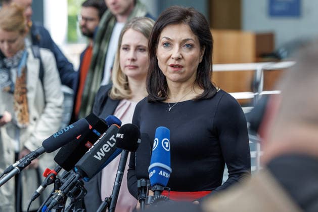 Pressestatement mit Katherina Reiche und Verna Hubertz im Paul Löbe Haus Pressestatement mit Bundesministerin für Wirtschaft und Energie, Katherina Reiche und Bundesministerin für Wohnen, Stadtentwicklung und Bauwesen, Verna Hubertz am 13.05.2026 in Berlin. Berlin Berlin Deutschland BMWE *** Press statement with Katherina Reiche and Verna Hubertz at Paul Löbe Haus Press statement with Federal Minister for Economic Affairs and Energy, Katherina Reiche and Federal Minister for Housing, Urban Development and Construction, Verna Hubertz on 13 May 2026 in Berlin Berlin Berlin Germany BMWE